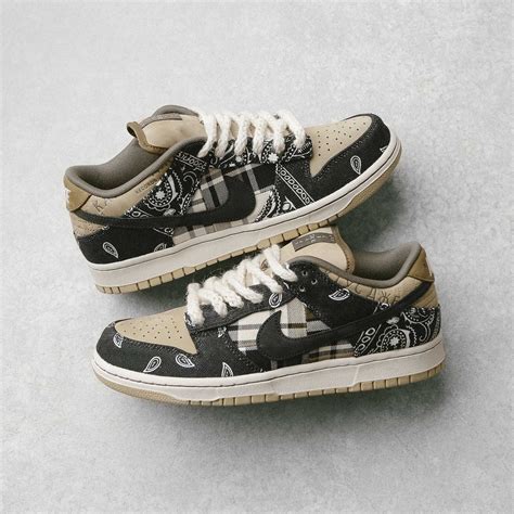 nike sb dunk low travis replica|nike dunk travis scott price.